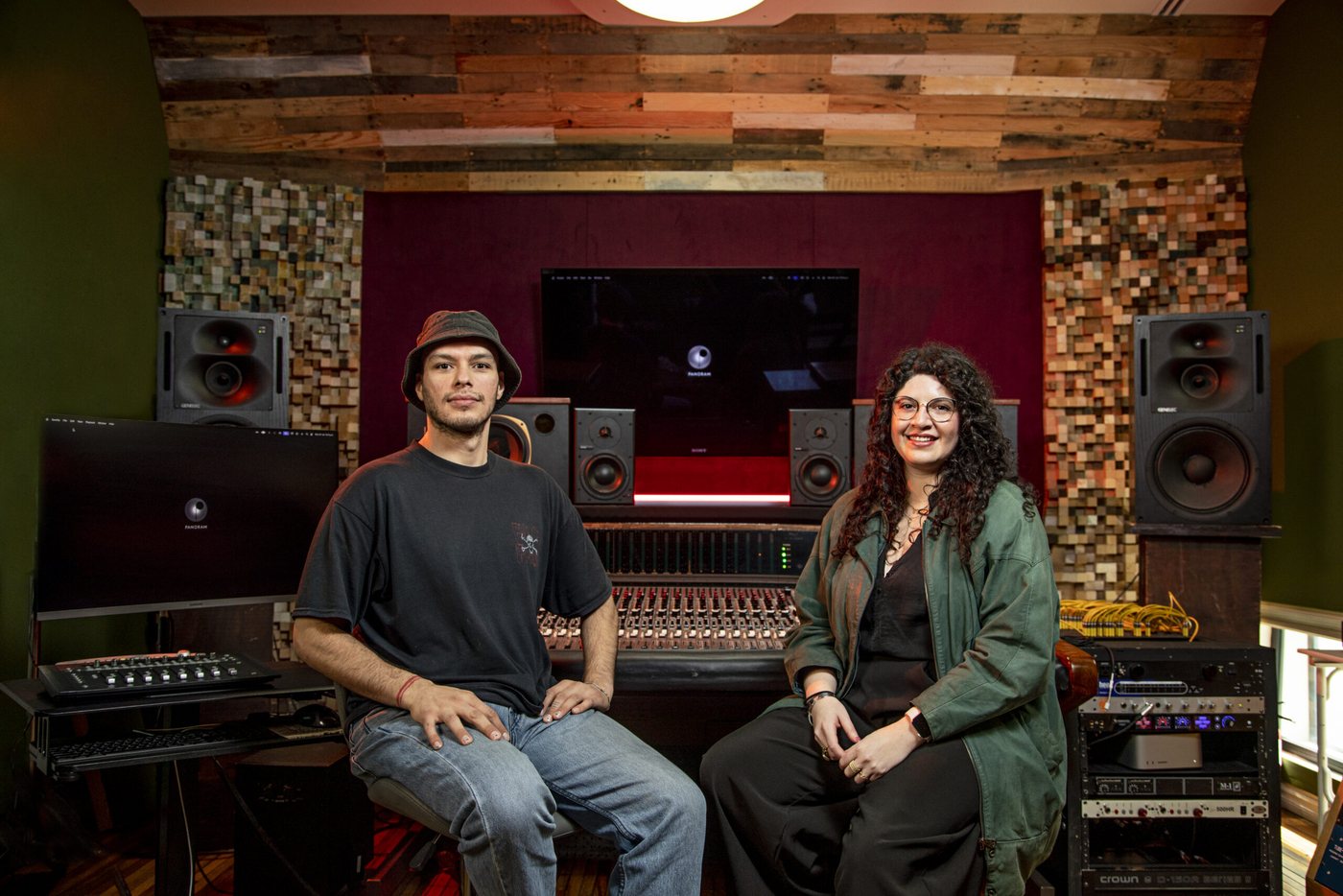 Panoram Studios: La Cápsula Sensorial de la Música.
